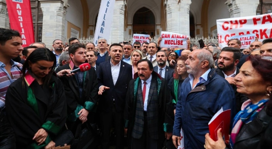 CHP İstanbul İl Başkanlığı, Yargıtay üyelerine Anayasa kitapçığı gönderdi