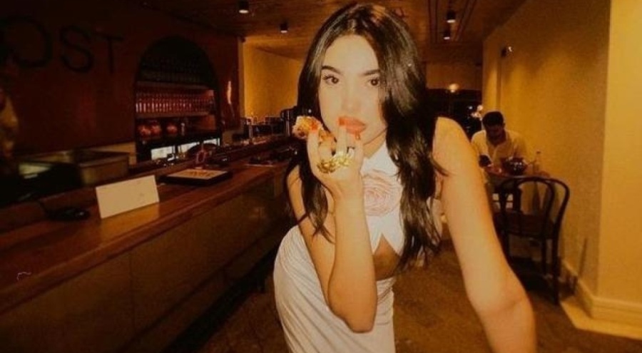 Ünlü oyuncu Lizge Cömert'ten olay poz!