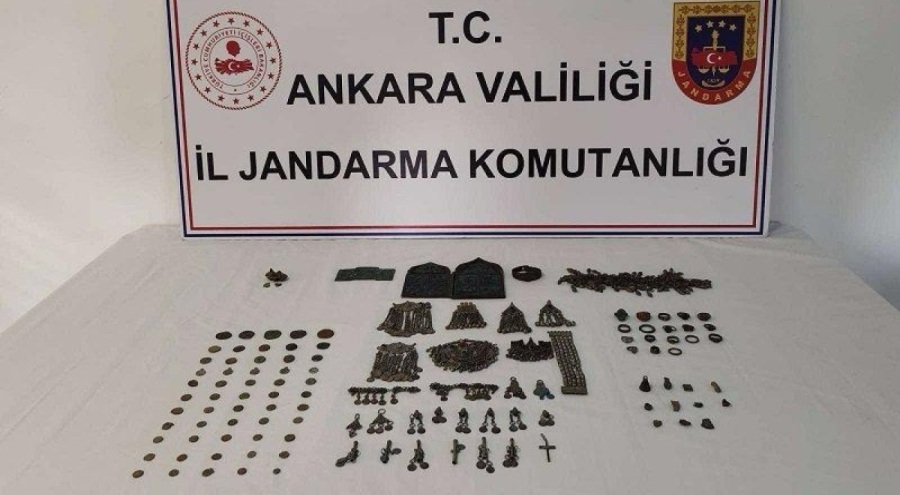101 parça tarihi eser ele geçirildi! Çok sayıda gözaltı