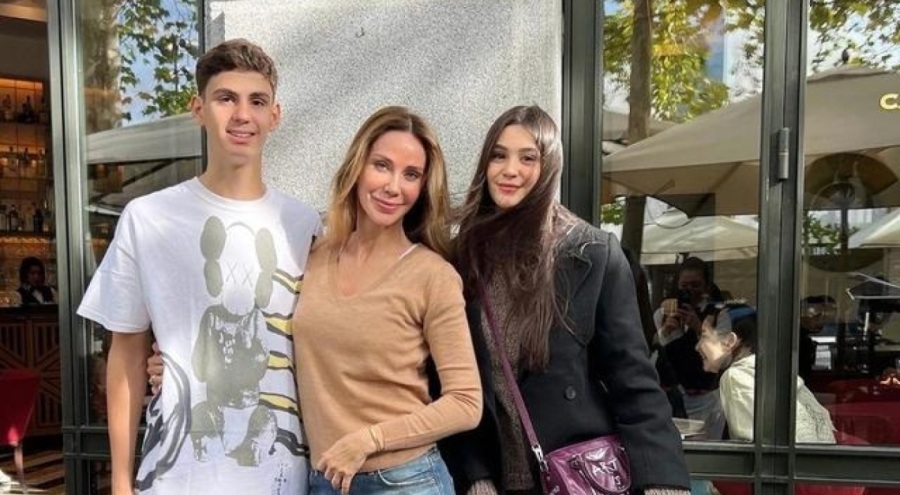 Demet Şener kızı ve oğluyla paylaşım yaptı