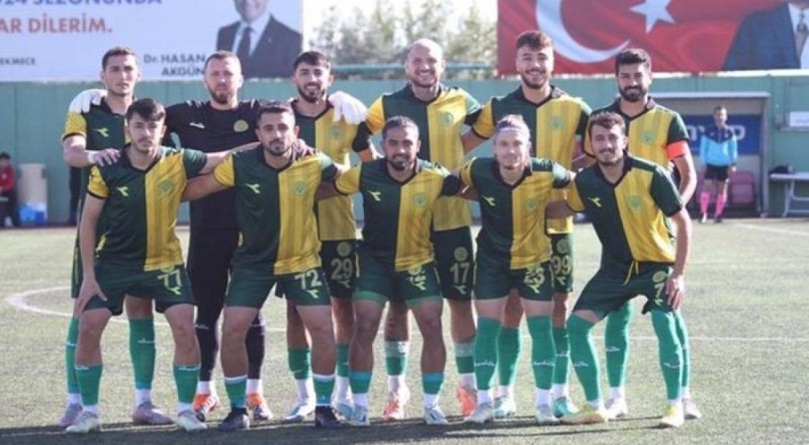 Maç sonrası futbolculara silahlı saldırı!