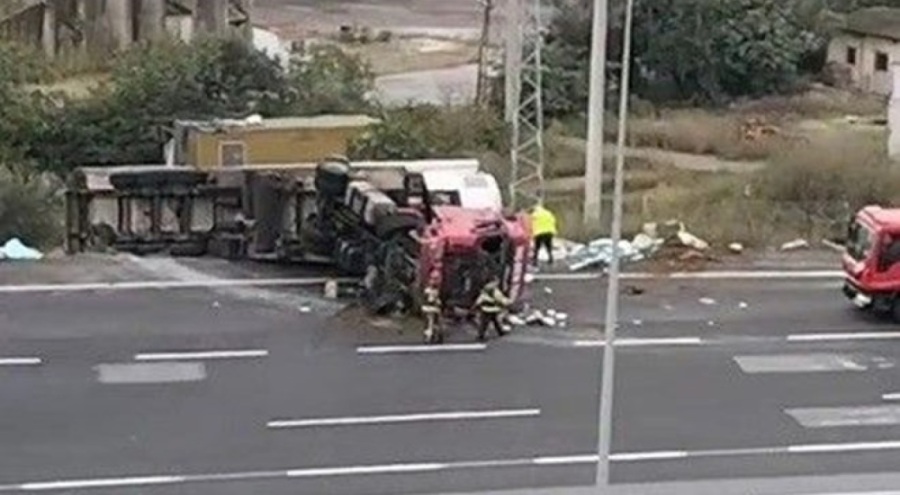Osmangazi Köprüsü girişindeki kaza trafiği kilitledi