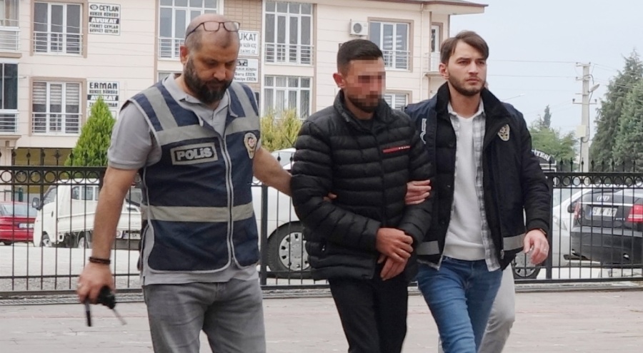 Gelin alma sırasında ateş ederken, arkadaşını yaralayan damat adliyede