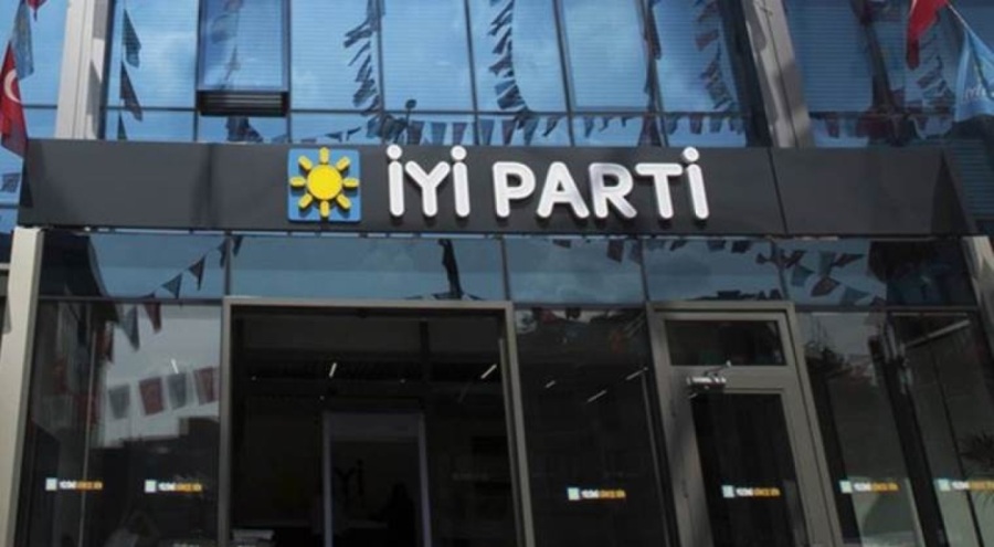 İYİ Parti'de bir isim daha istifa ettiğini duyurdu
