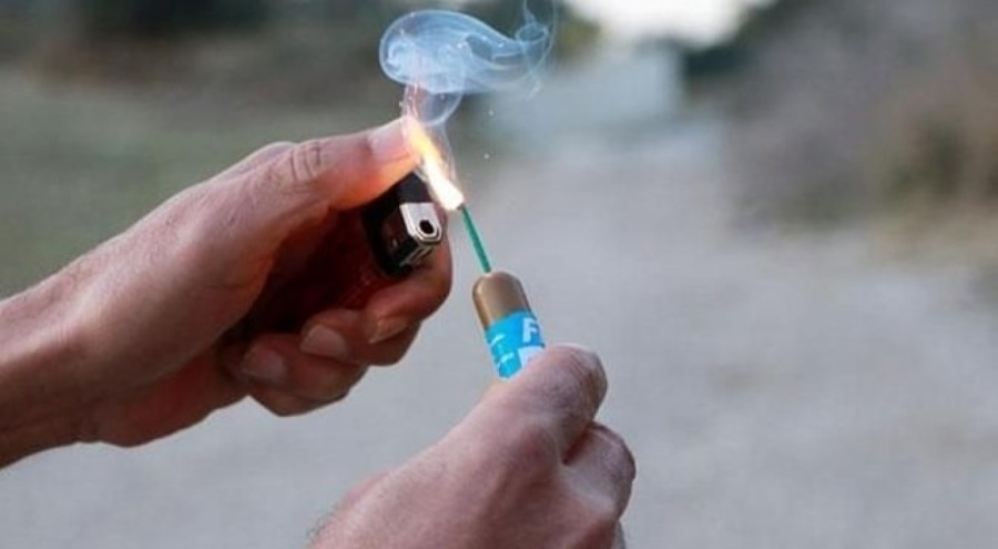 Bahçesindeki kayayı patlatmak isterken elinden oldu