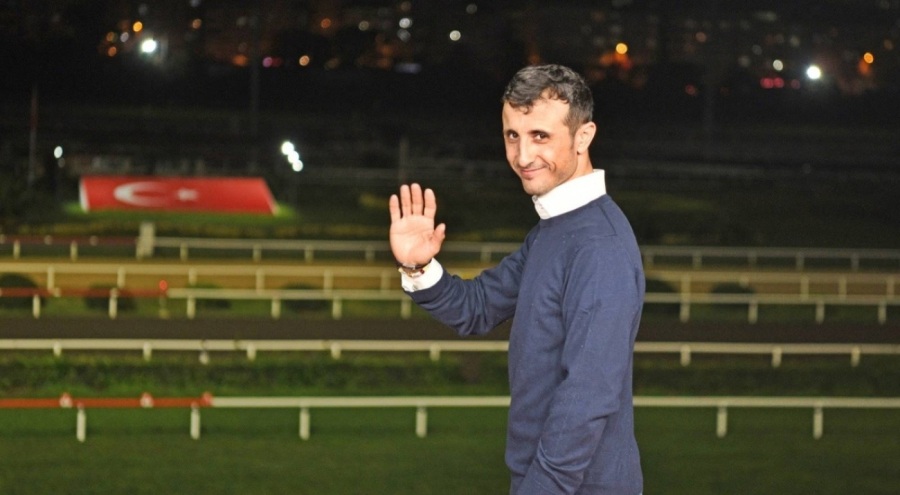 Rekortmen jokey Gökhan Kocakaya kariyerine ABD'de devam edecek