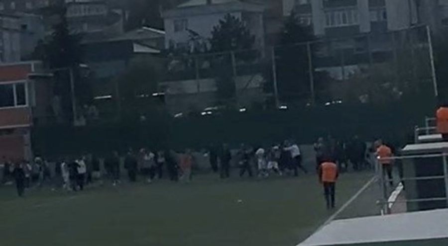 Futbol maçında silahlı saldırı iddiası