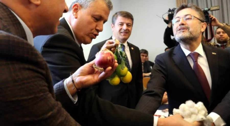 CHP'li Barut'tan Bakan Yumaklı'ya sert tepki! "Çiftçinin ümüğünü sıktınız"