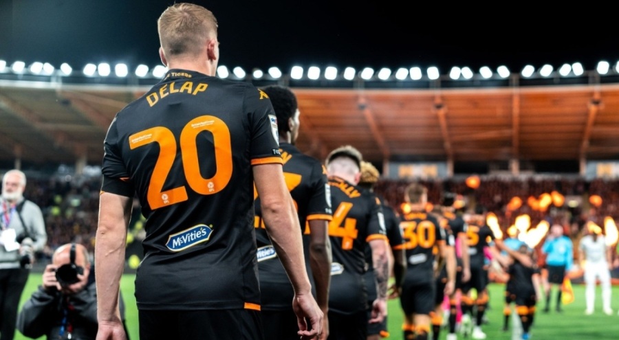 Hull City'nin forma sponsoru McVitie's oldu
