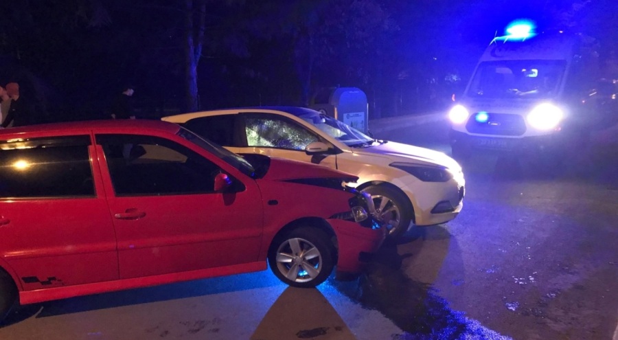 Edirne'de 2 otomobil çarpıştı!