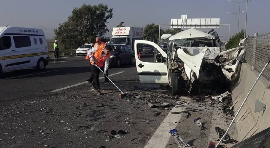 Otoyolda ters yöne girdi! 3 kişi yaşamını yitirdi