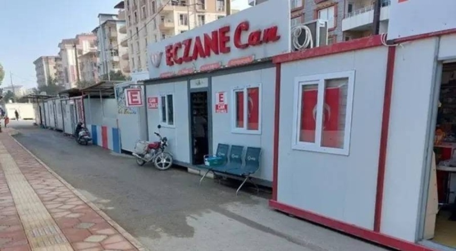 3 konteyner eczaneye hırsız şoku