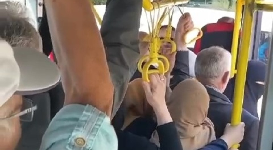 Bursa'da otobüste şoför ve yolcu gerginliği! "O zaman sen in"