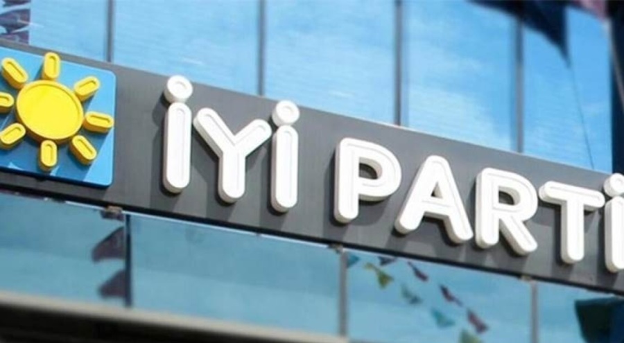 İYİ Parti'de Mesut Yılmaz istifa ettiğini duyurdu