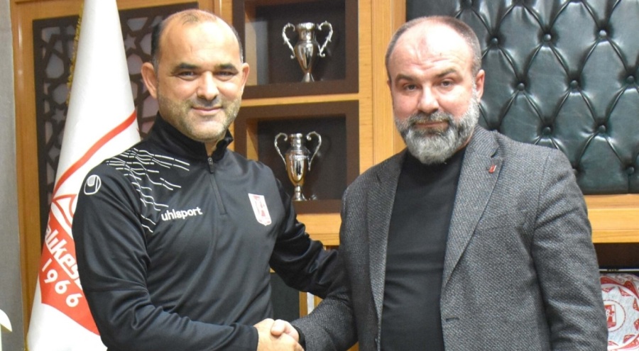 Balıkesirspor'da İsmail Cem Cambaz dönemi başladı