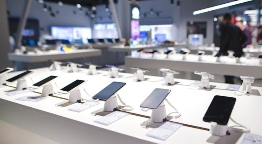 Çaldığı telefonları satıp sevgilisine otomobil hediye etmiş!