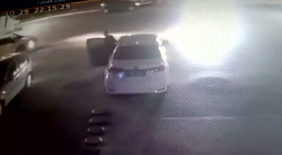 Akaryakıt istasyonunda araç çalan şüpheli yakayı ele verdi