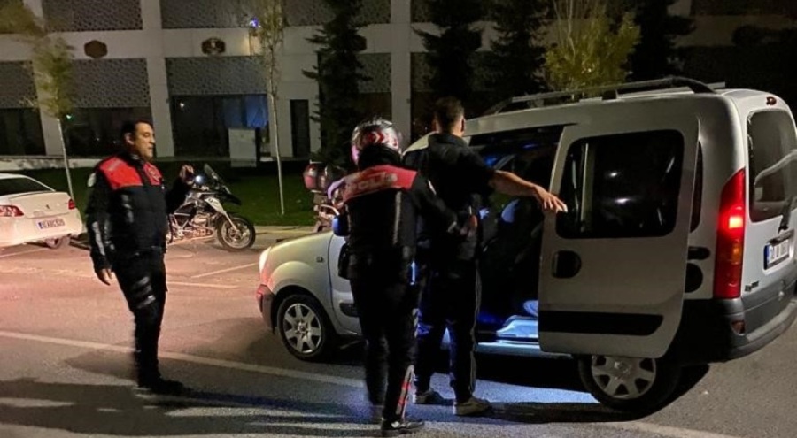 Aranan 10 şahıs yakalandı