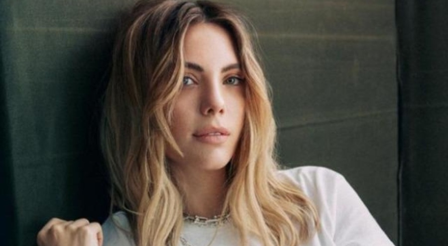 Eda Ece bakın hangi efsane dizide rol almış