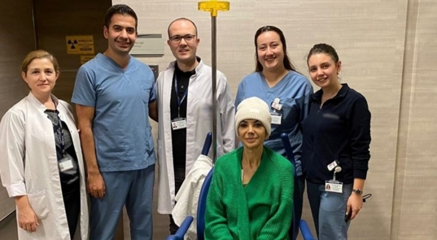 Kanser tedavisi gören Tanyeli'den sağlık durumuna ilişkin açıklama