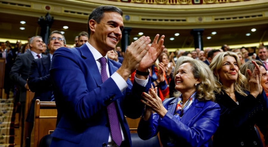 İspanya'da Sanchez, başbakanlığı korudu