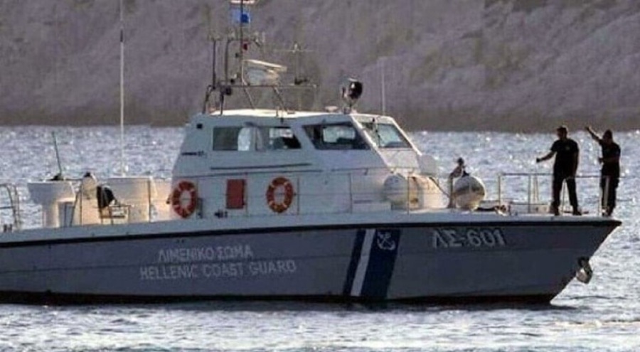 Batan botta bir göçmen öldü, ikisi kayıp