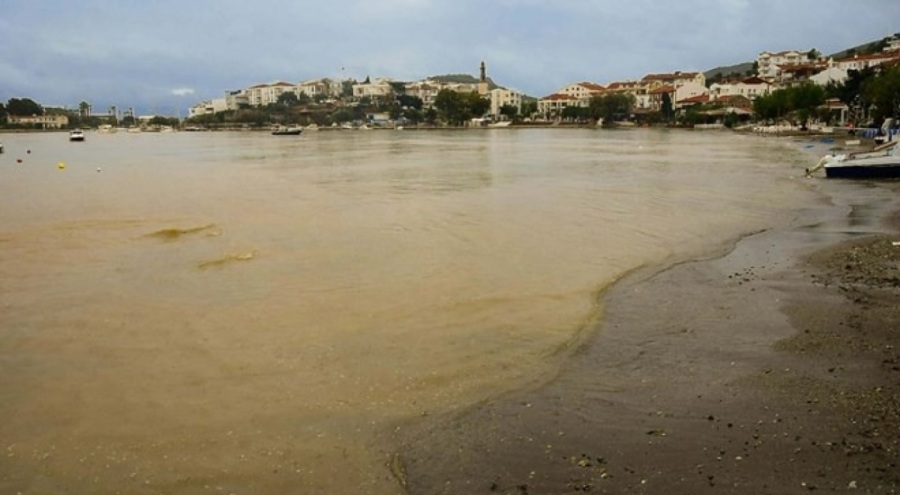 Yağmurun ardından Datça'da denizin rengi değişti