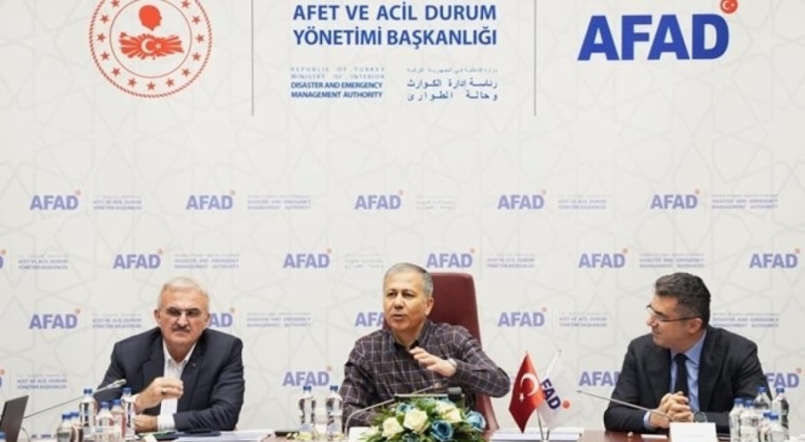 Bakan Ali Yerlikaya, AFAD ile değerlendirme toplantısı gerçekleştirdi