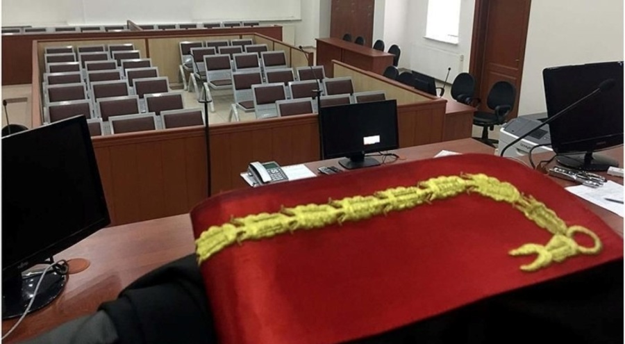 Çok sayıda soruşturma dosyasına el sürmeyen savcıya ceza