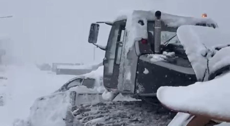 Uludağ'da zor anlar! Kar kalınlığı 64 santimetreye ulaştı