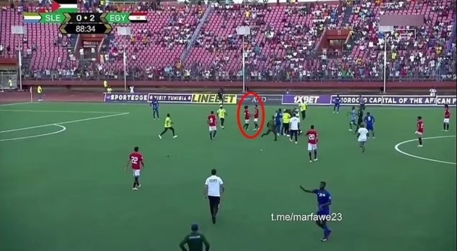 Mohamed Salah, maçta saldırıya uğradı