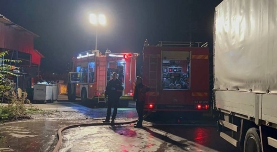 Galvaniz fabrikasında yangın çıktı