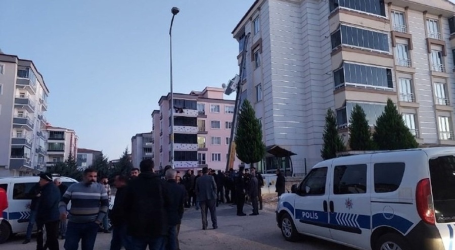 Gaziantep'te yük asansörü yere çakıldı! 2 ölü