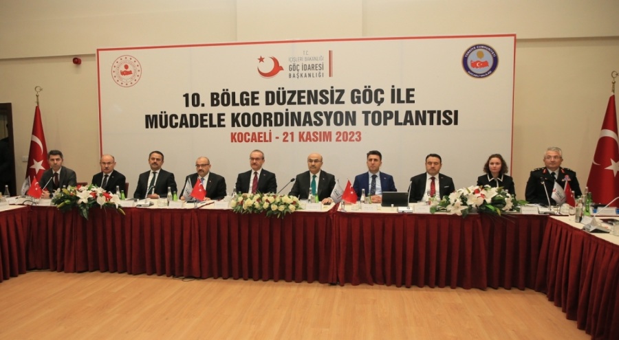 Kocaeli'de 8 ilden yetkililerin katılımıyla düzenlenen toplantıda "düzensiz göçle mücadele" konuşuldu