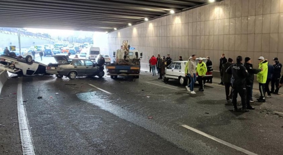 Ankara'da zincirleme kaza! 14 araç birbirine girdi