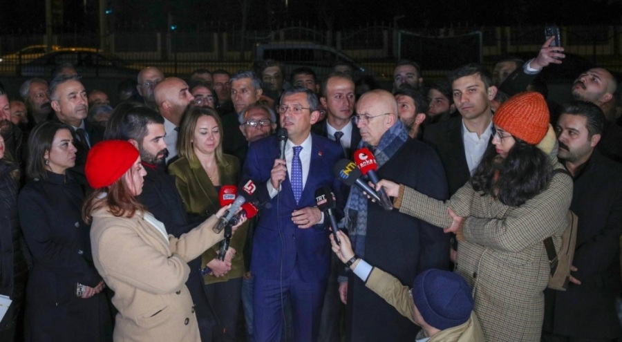 Özgür Özel, Adalet Nöbeti'ne katıldı