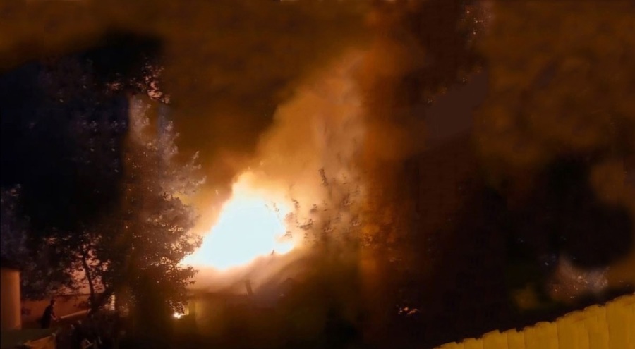 Ev cayır cayır yandı