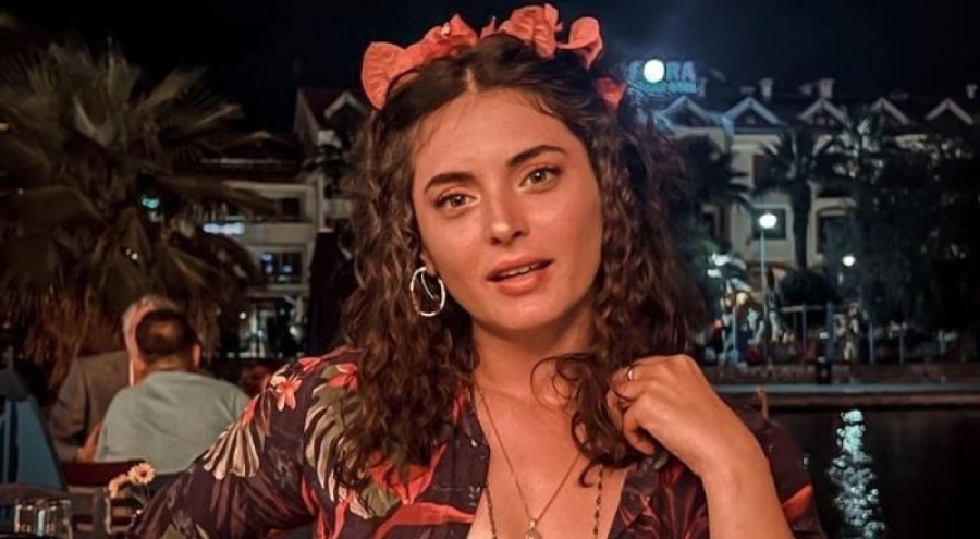 Aslıhan Gürbüz'ün makyajsız pozları kendine hayran bıraktı