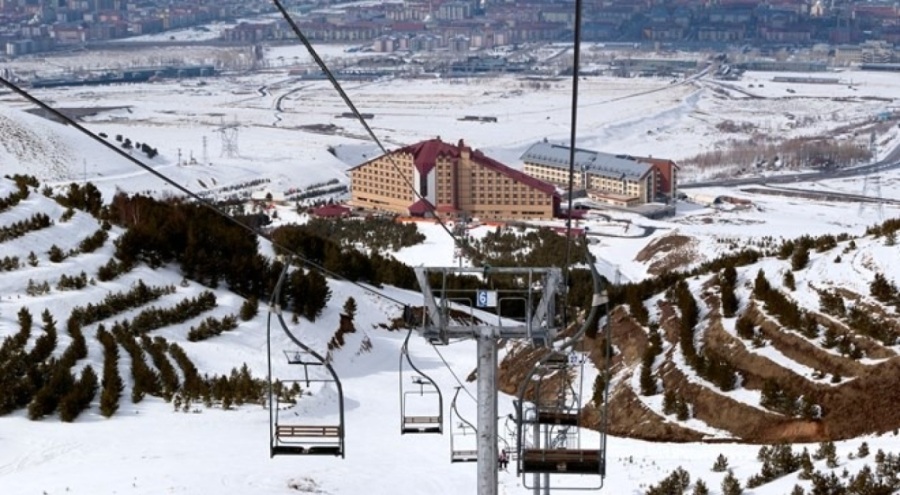 Palandöken'de kar kalınlığı 50 santimetreye çıktı