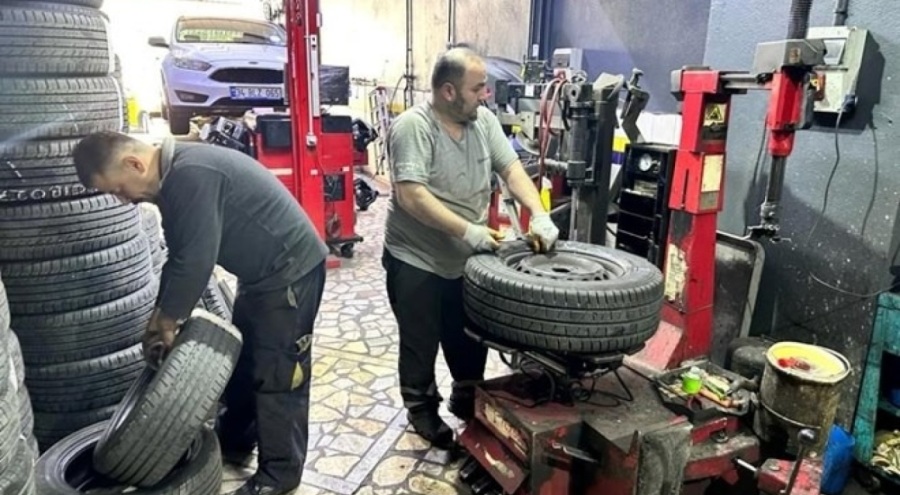 Lastikçilerde kış lastiği mesaisi