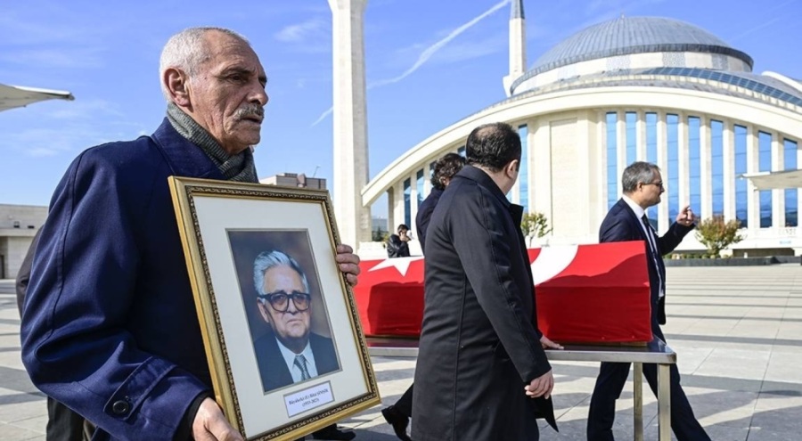 Emekli büyükelçi Bilal Şimşir son yolculuğuna uğurlandı