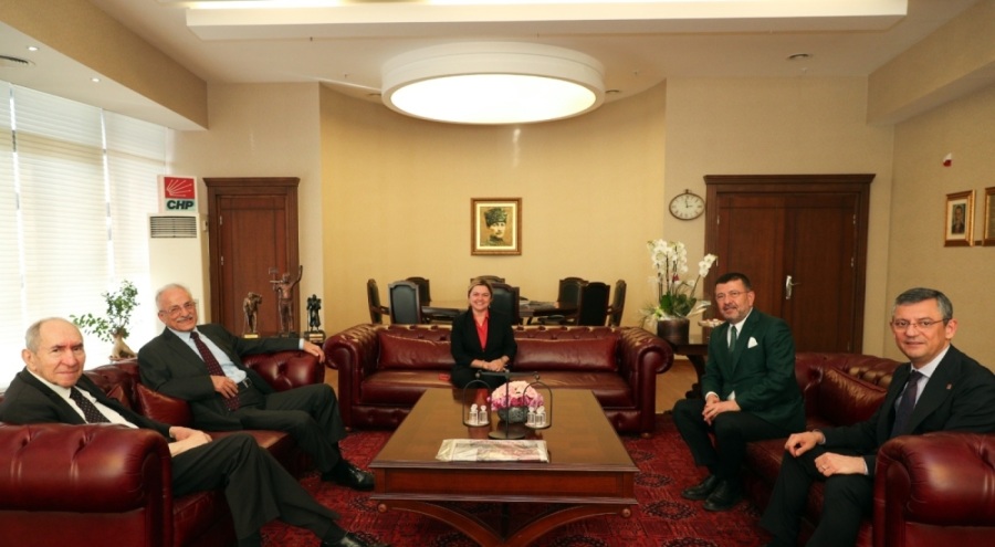 CHP lideri Özel, Altan Öymen ve Murat Karayalçın ile bir araya geldi