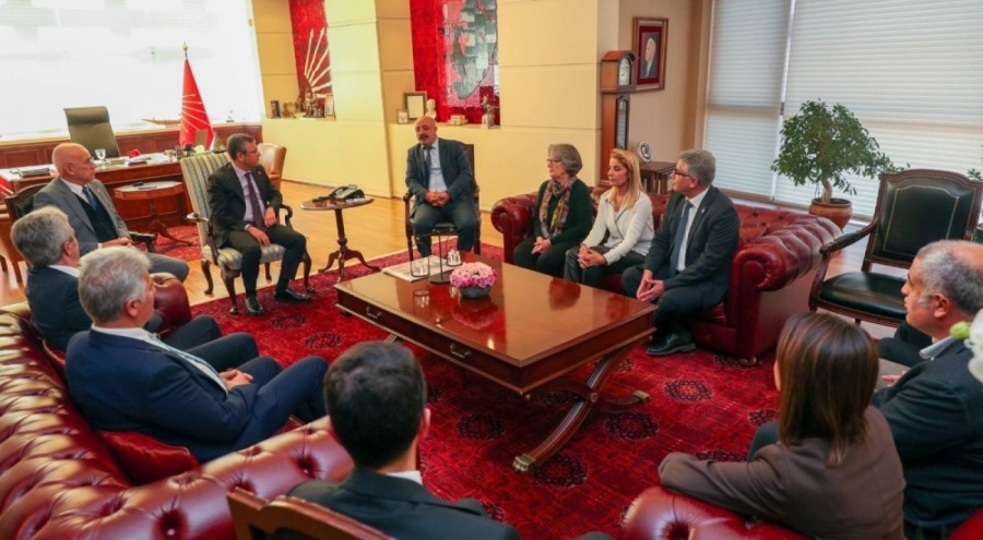 Özgür Özel; Alevi vakıf, federasyon ve dernek başkanlarıyla buluştu