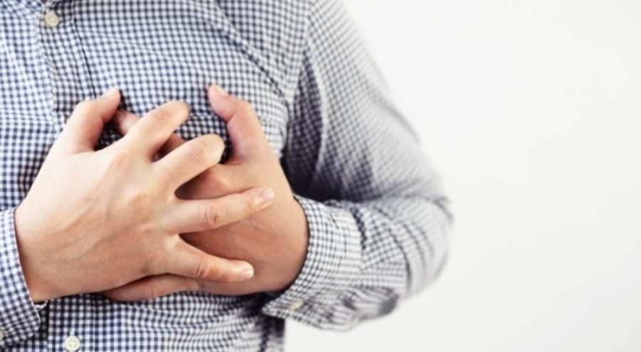 Reflü belirtilerine dikkat! Kalp krizi ile karıştırılıyor