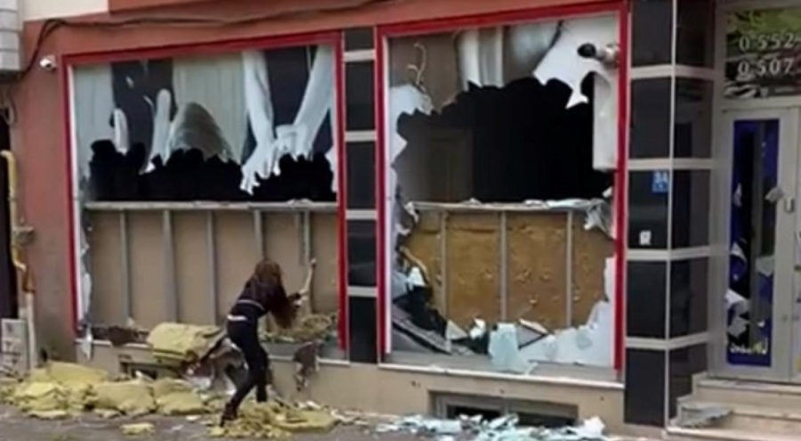 Eski patronuna kızdı, iş yerinin camlarını kırdı