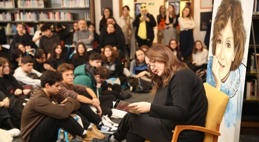 Nilüfer'de oyuncu Sibel Taşçıoğlu çocuklara kitap okudu