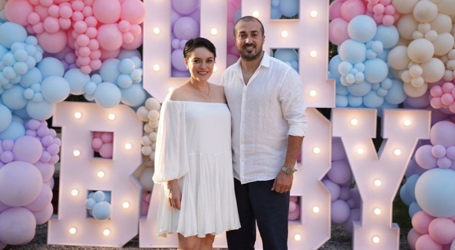 Oyuncu Ezgi Mola anne oldu