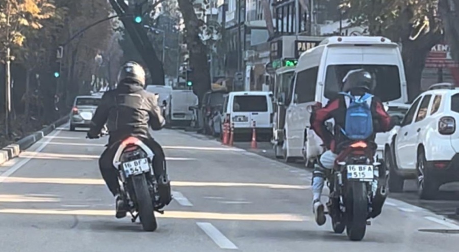 Bursa'da motosikletlilerden tehlikeli hareketler!