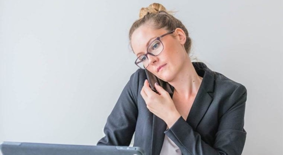 Uzmanlardan uyarı: Telefonun yanlış kullanımı boyun fıtığına yol açabilir