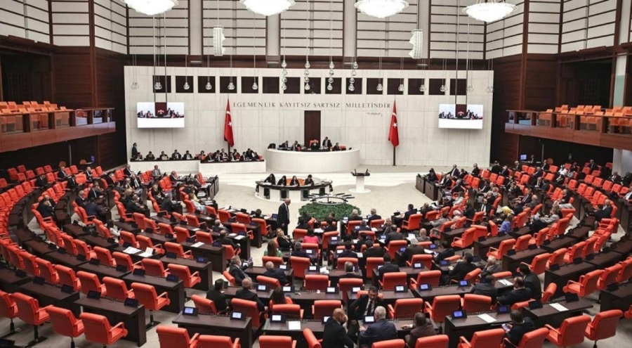 AK Parti'nin ekonomi alanında düzenlemeler içeren kanun teklifi Meclis'e sunuldu